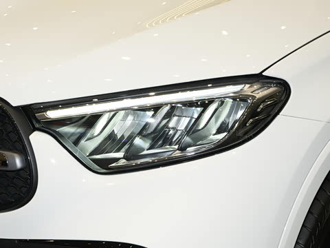 2026�� GLC 260 L 4MATIC ������