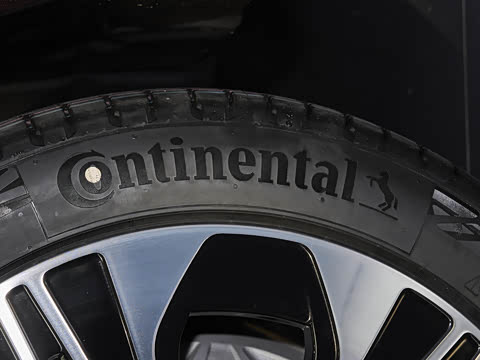 2026�� E 300 L ������