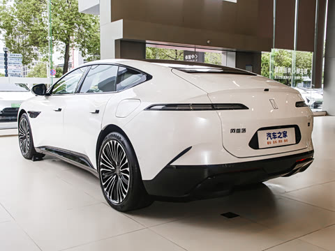 2025�� �Ŀ� Max�����