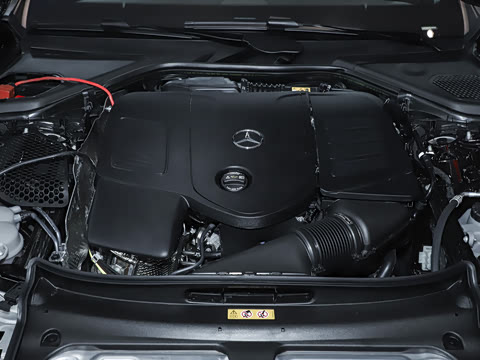 2026�� �Ŀ� E 300 L ������