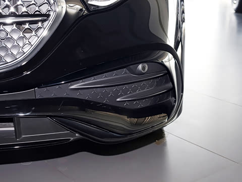 2026�� E 300 �������˶���