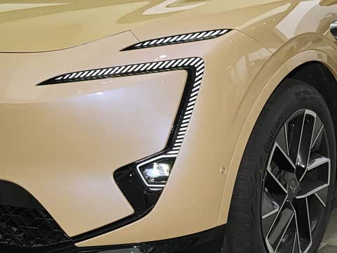 2025�� �Ŀ� Max ���̰�