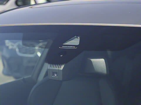 2025�� M240i xDrive