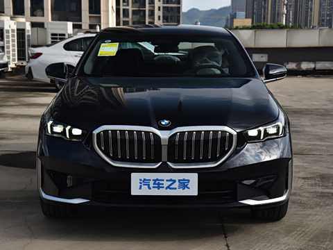 2026�� �Ŀ� 525Li ������װ