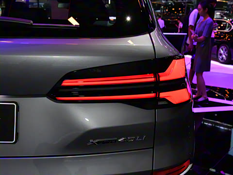 2025�� xDrive 40Li ������M�˶���ҹ��װ