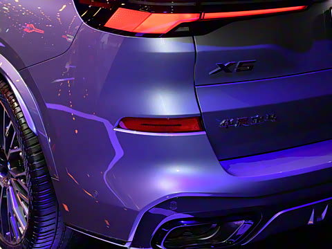 2025�� xDrive 40Li ������M�˶���ҹ��װ