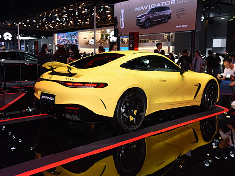 2025�� AMG GT 63 4MATIC+