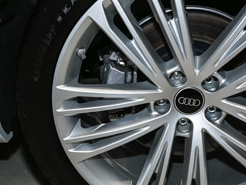 2025�� 45 TFSI quattro ������