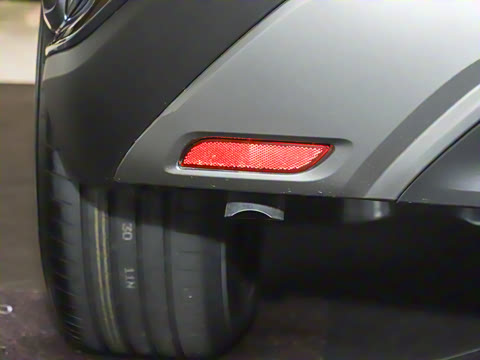 2025�� 300 ����������