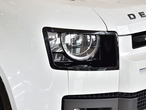 2026�� 110 3.0T P400 X-Dynamic HSE