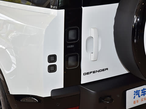 2026�� 110 3.0T P400 X-Dynamic HSE