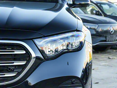 2026�� E 260 L �����