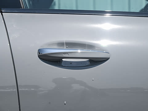 2025�� CLA 260 4MATIC ��ذ�