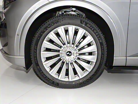 2025�� Ultra ������