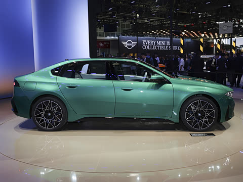 2027�� 40L