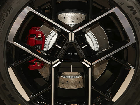 2025�� 750 ���� Max