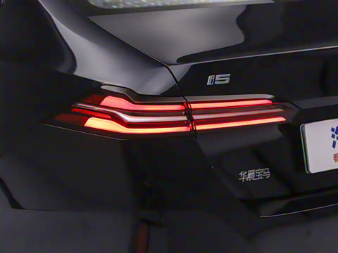 2025�� eDrive 40L M�˶���װ