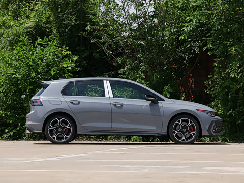 2026�� 380TSI DSG GTI