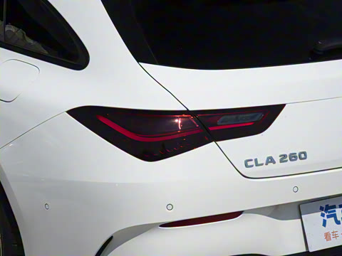 2025�� CLA 260 4MATIC ���ܳ�