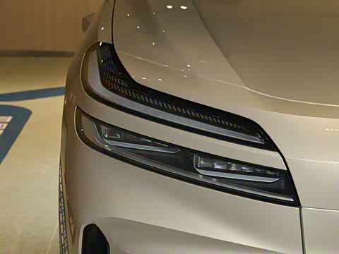 2025�� Ultra ������