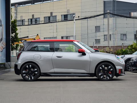 2026�� JOHN COOPER WORKS