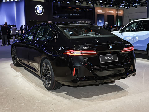 2026�� �Ŀ� 530Li ������ M�˶���װ