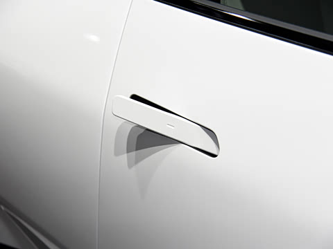 2025�� 580 Wave AWD GT-Line