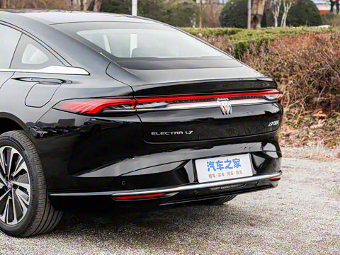 2025�� ������