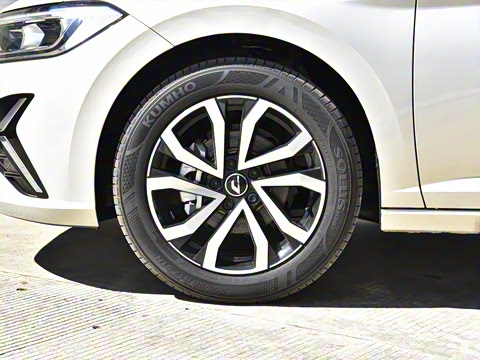 2025�� 1.4T �����ϰ�