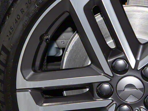 2025�� �ھ������ 75kWh Touring