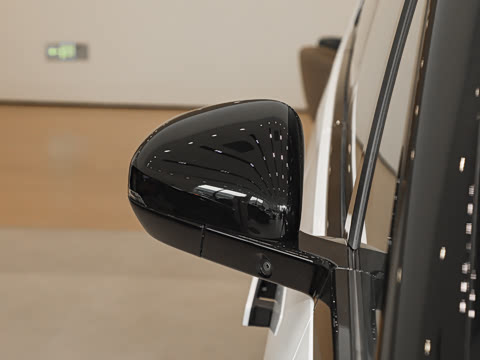 2025�� Ultra ���ܻ��°�