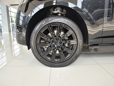 2026�� 3.0 L6 400PS �ڿ���
