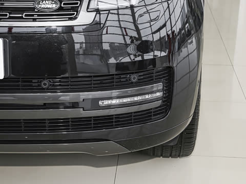 2026�� 3.0 L6 400PS SE�����