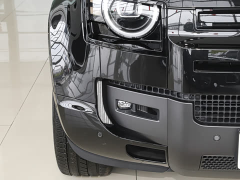 2026�� 110 3.0T P400 X-Dynamic HSE