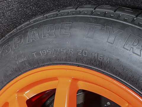 2025�� 3.0 L6 360PS ʢ����