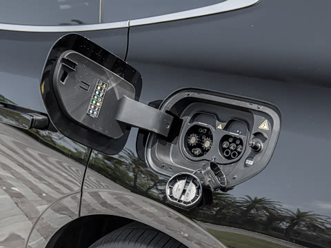 2026�� 225km EM-i Զ�����ǺӰ�