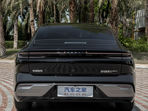 2026�� 225km EM-i Զ�����ǺӰ�