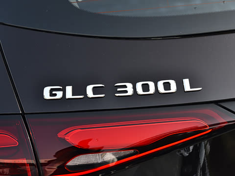 2026�� GLC 300 L 4MATIC ������ 5��