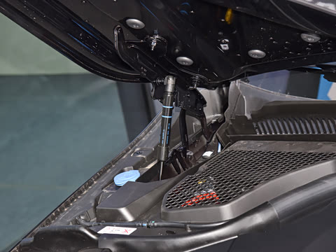 2026�� �Ŀ� eDrive 35L M�˶���װ