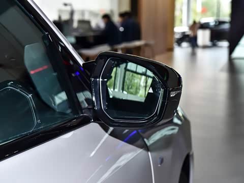 2026�� M50 xDrive