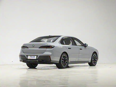 2023�� 740Li ������ M�˶���װ