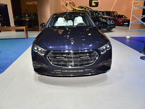 2026�� E 300 L ������