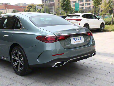 2025�� �Ŀ� E 260 L �˶���