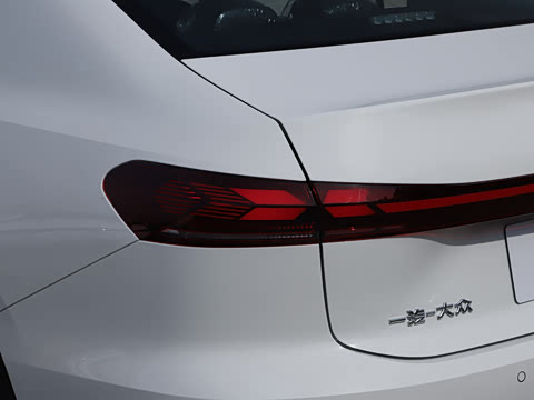 2026�� S 300TSI ������