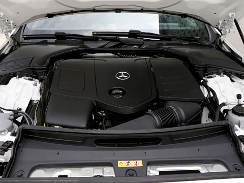 2026�� �Ŀ� C 260 L �˶������