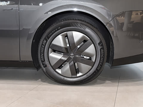 2025�� Ultra ���ܻ��°�