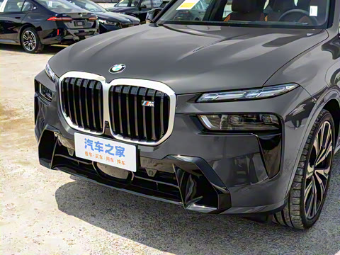 2024 xDrive M60i