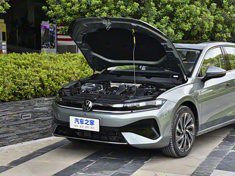 2026�� L 300TSI DSG ������