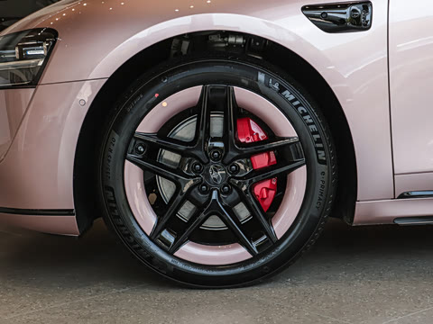 2025�� ���� Ultra�������� (896�߼����״