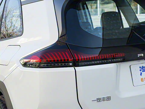 2026�� 2.0L ����������